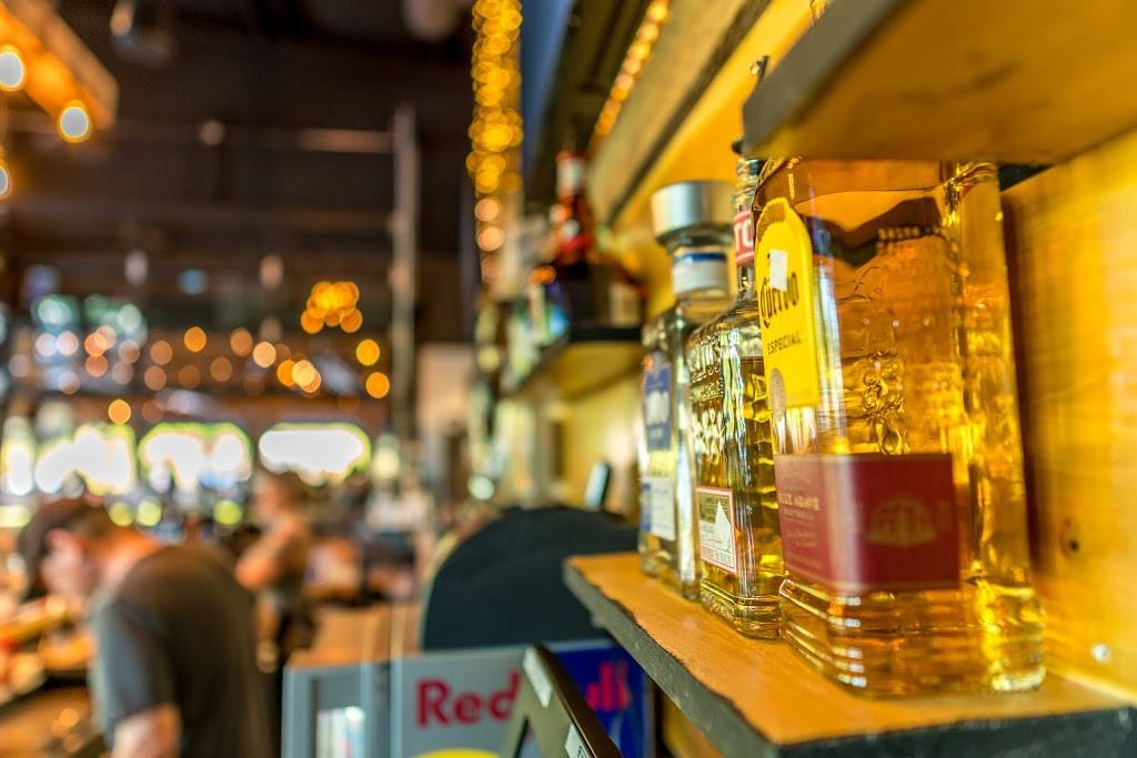 Ballyhoos | restaurant | 2865 Lynnhaven Dr Suite D3, Virginia Beach, VA 23451, USA | 7574124441 OR +1 757-412-4441