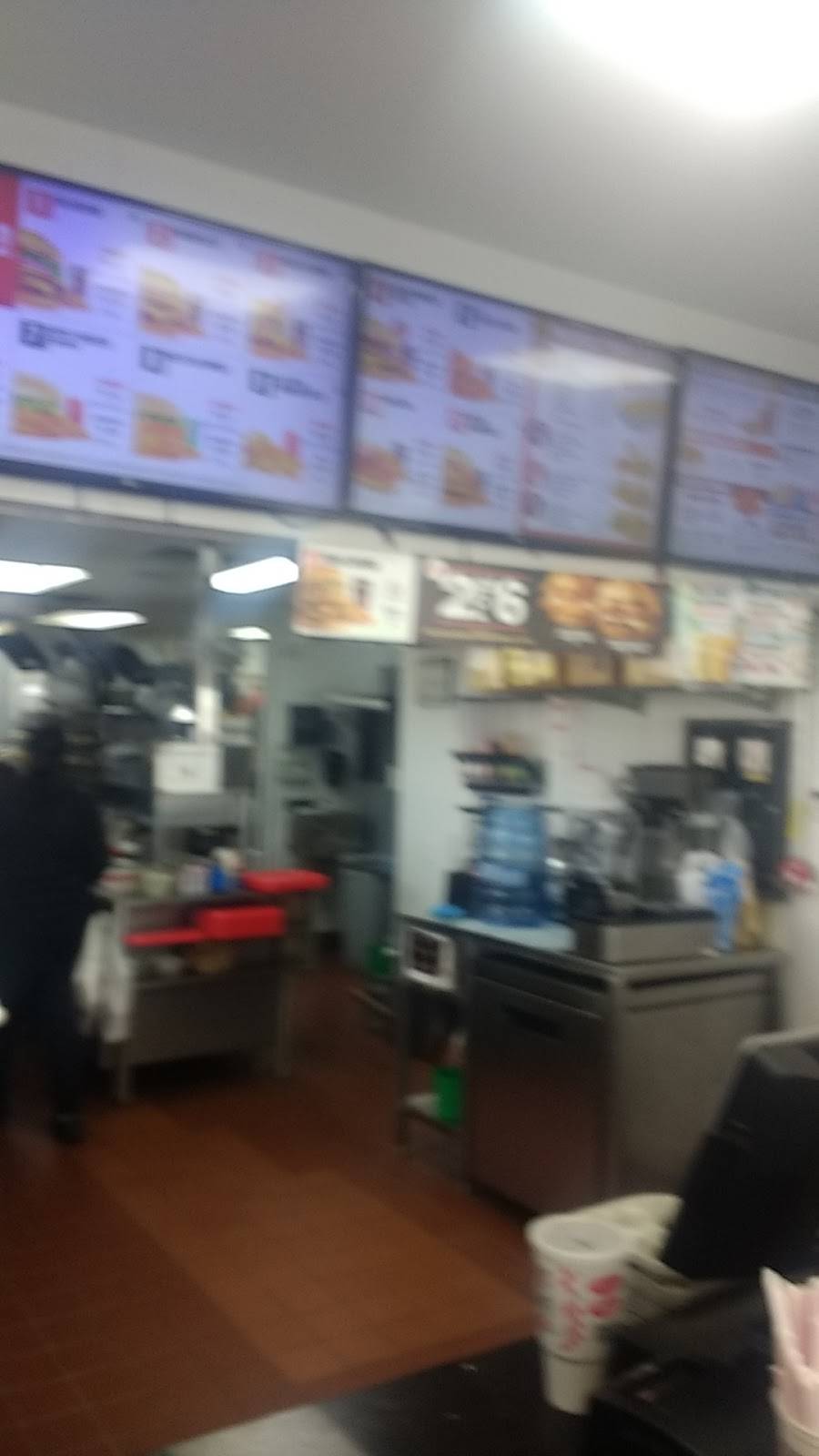 Checkers | restaurant | 2430 Hempstead Turnpike, East Meadow, NY 11554, USA | 5167315007 OR +1 516-731-5007