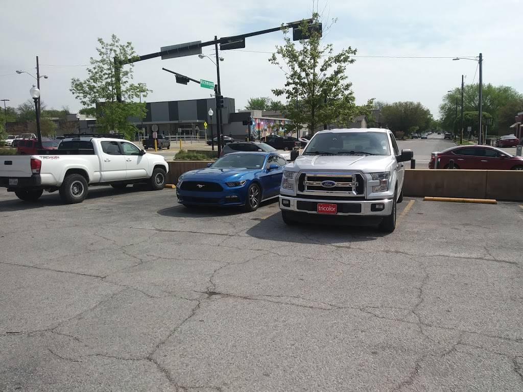 Subway | restaurant | 2123 Greenville Ave, Dallas, TX 75206, USA | 2148239898 OR +1 214-823-9898