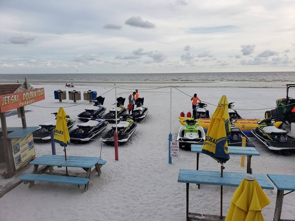 Wicked Wings Beach Bar and Grill | restaurant | 61 Avenue C, Fort Myers Beach, FL 33931, USA | 2397659647 OR +1 239-765-9647