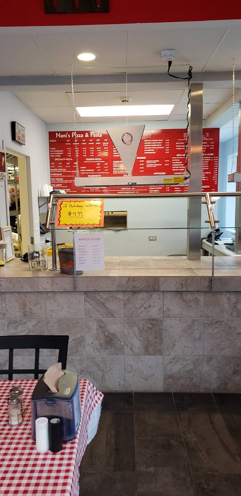 Nanis Pizza & Pasta | restaurant | 303 S Main St, Wheaton, IL 60187, USA | 6306810777 OR +1 630-681-0777