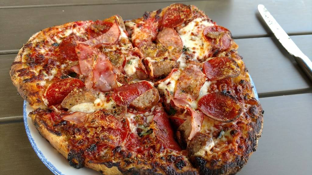 The Halls Pizza Kitchen | restaurant | 1004 N Hudson Ave #106, Oklahoma City, OK 73105, USA | 4056001991 OR +1 405-600-1991