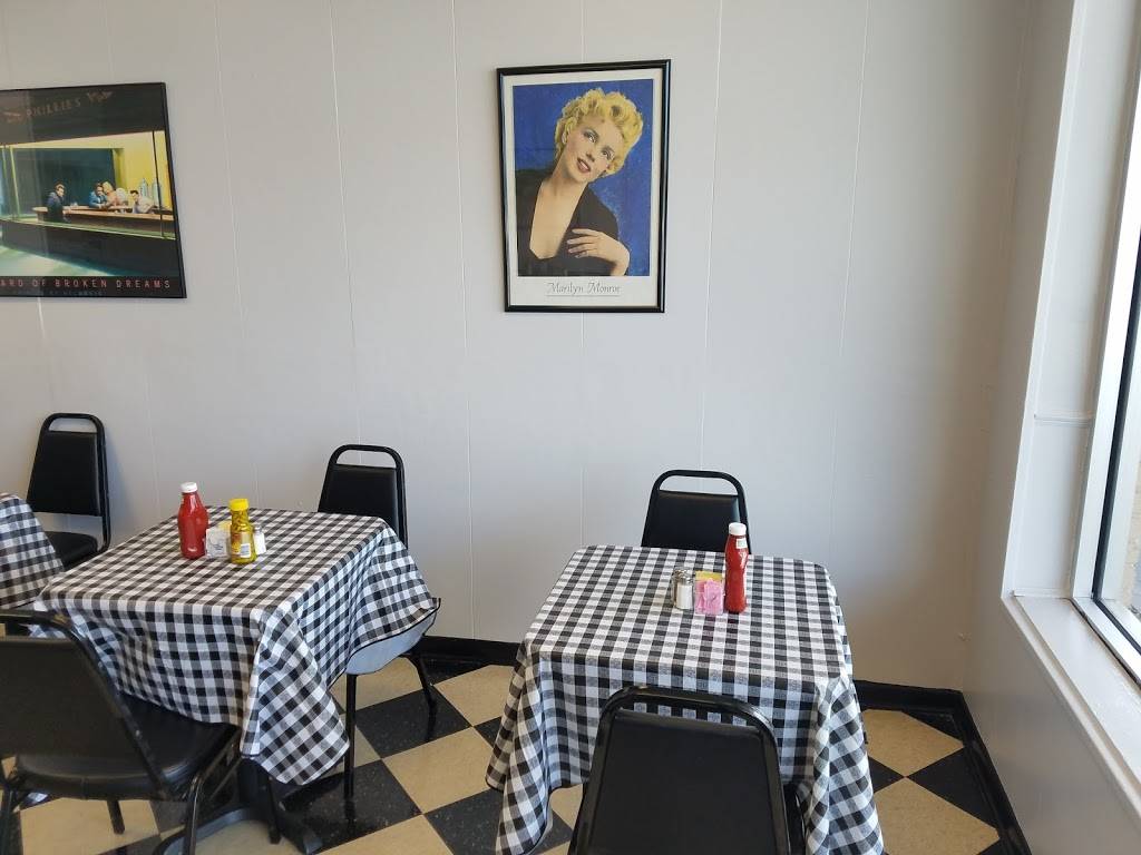 Pleasant Grove Diner | restaurant | 833 Park Rd, Pleasant Grove, AL 35127, USA | 2054074727 OR +1 205-407-4727