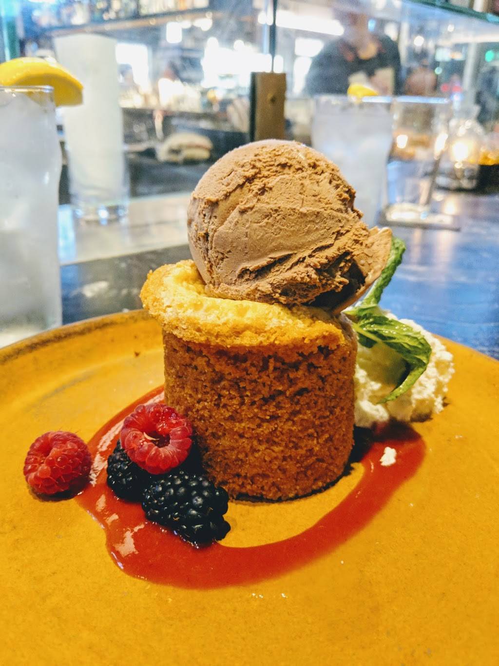 Kings Fish House | restaurant | 24001 Avenida De La Carlota, Laguna Hills, CA 92653, USA | 9495861515 OR +1 949-586-1515