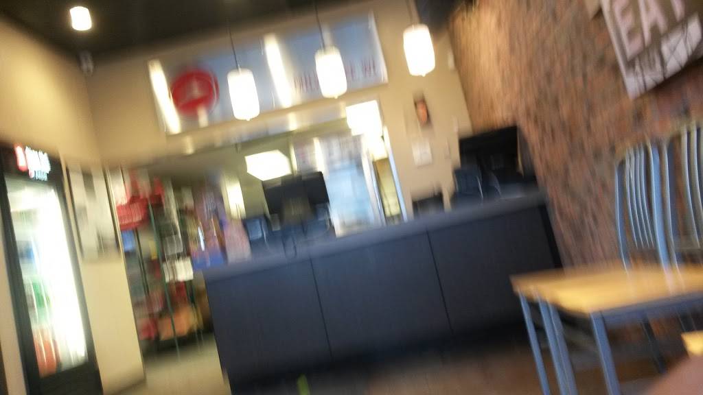 Pizza Hut | restaurant | 3555 S 27th St, Milwaukee, WI 53221, USA | 4143833633 OR +1 414-383-3633