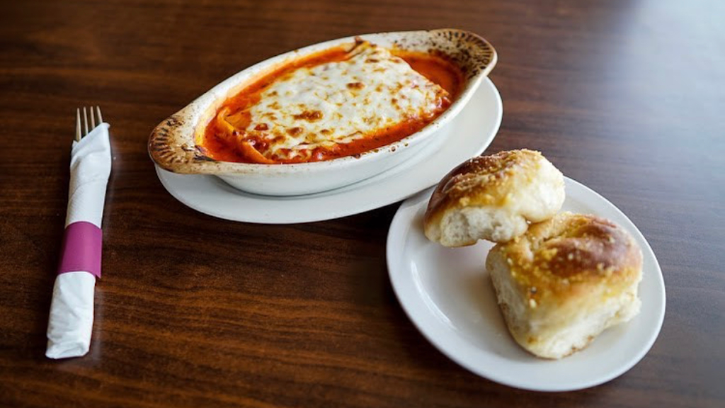 Genovas Italian Restaurant & Pizza | restaurant | 414 S Ave D, Burkburnett, TX 76354, USA | 9404340030 OR +1 940-434-0030