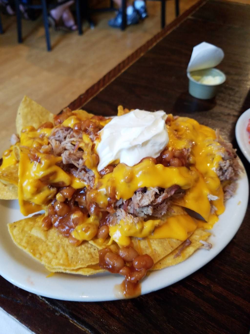 Tennessee Barbeque | restaurant | 407 E Main St, Livingston, TN 38570, USA | 9318238227 OR +1 931-823-8227