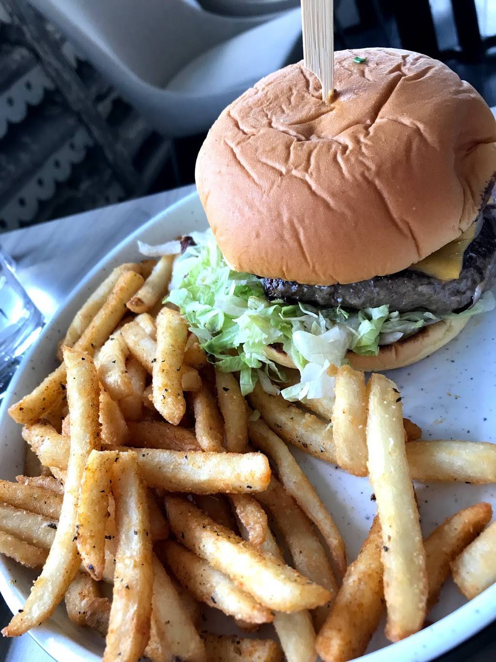 The Bronte Boathouse | restaurant | 2340 Ontario St, Oakville, ON L6L 6P7, Canada | 2898152469 OR +1 289-815-2469