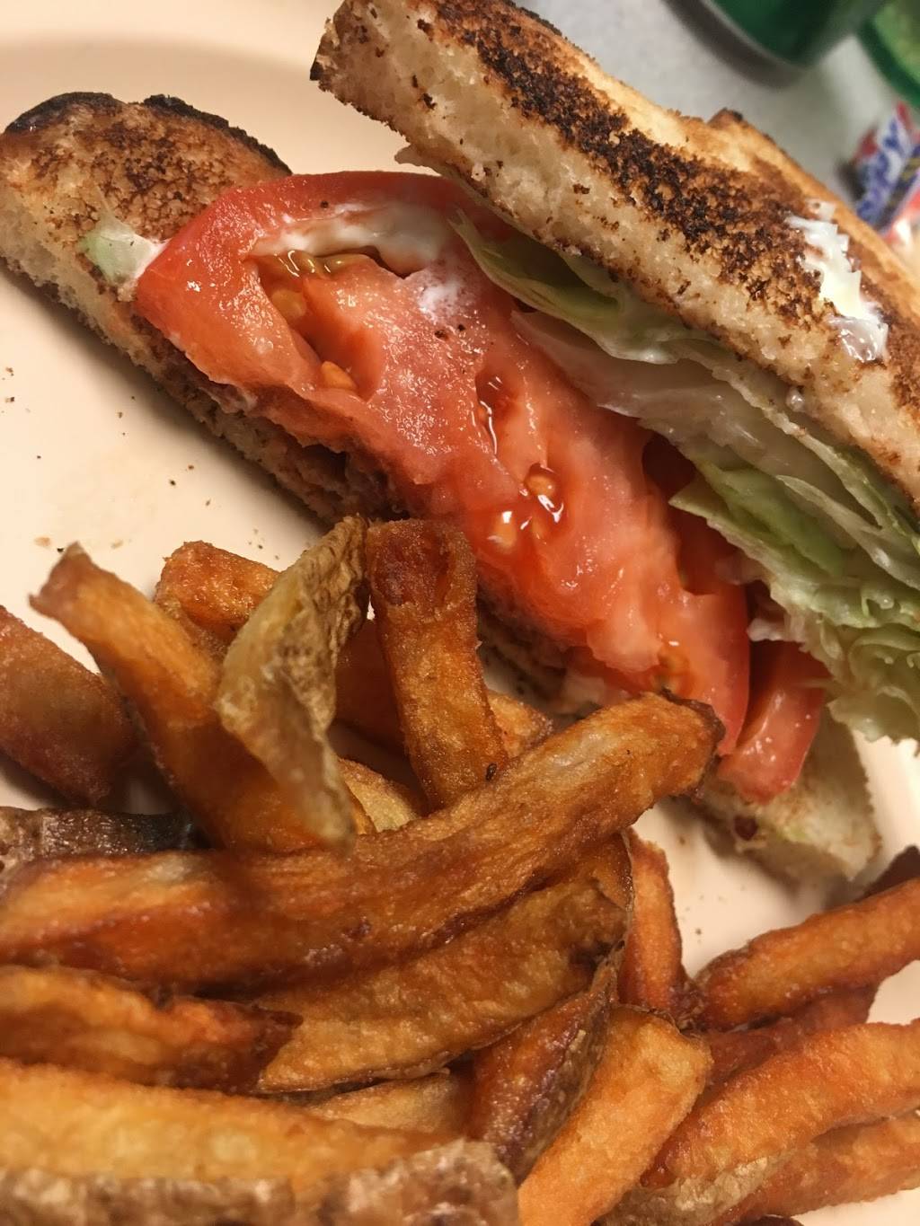 Everybodys Favorite Family Restaurant | restaurant | 1370 Mendon Road, Cumberland, RI 02864, USA | 4013335035 OR +1 401-333-5035