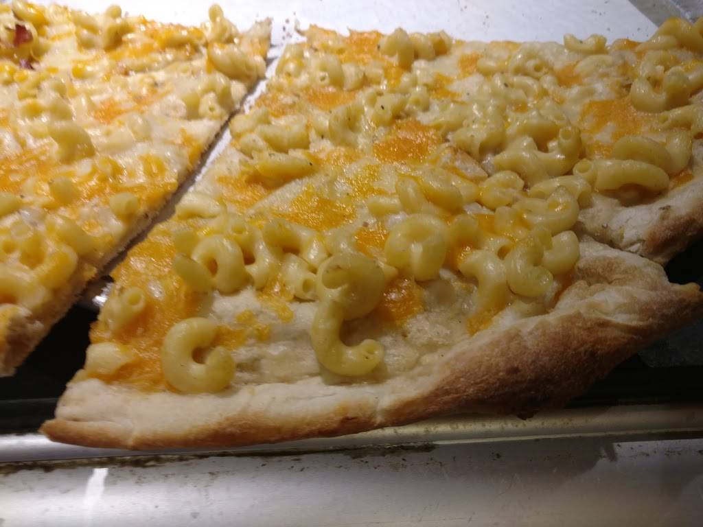 Peppas Pizza | restaurant | 33 Harkness Ave, East Longmeadow, MA 01028, USA | 4135257859 OR +1 413-525-7859