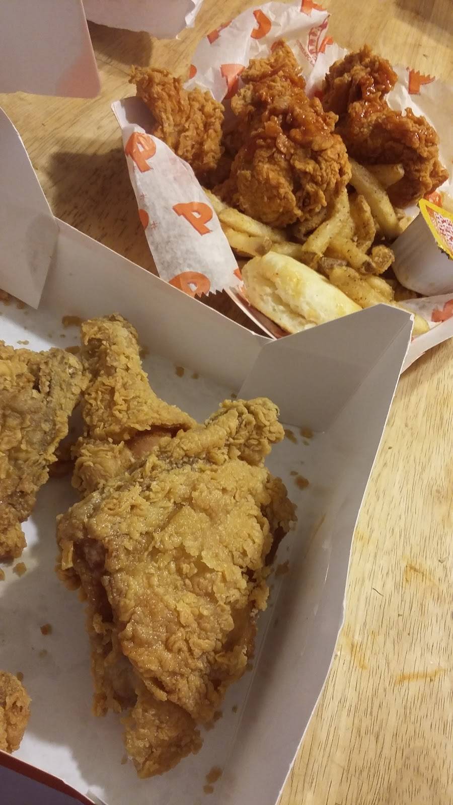 Popeyes Louisiana Kitchen | restaurant | 98 Central Ave E, Edgewater, MD 21037, USA | 4109563539 OR +1 410-956-3539