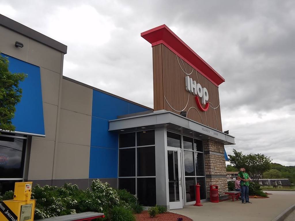 IHOP | bakery | 649 Turner St, Auburn, ME 04210, USA | 2073307081 OR +1 207-330-7081