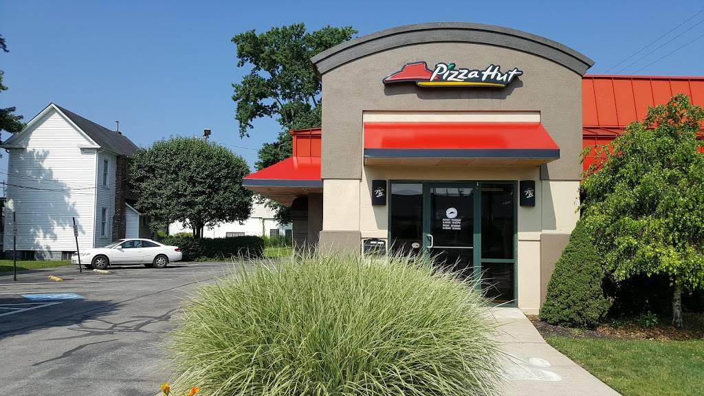 Pizza Hut | meal takeaway | 239 N Market St, East Palestine, OH 44413, USA | 3304269999 OR +1 330-426-9999