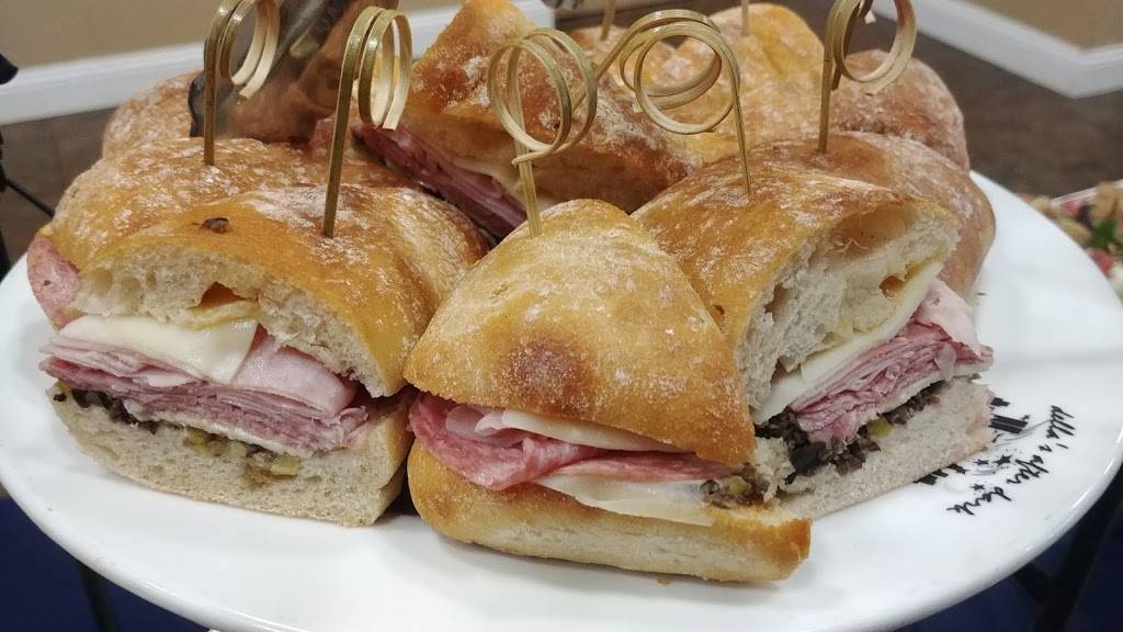 Dellas Cafe | restaurant | 608 Oakfield Dr, Brandon, FL 33511, USA | 8136843354 OR +1 813-684-3354