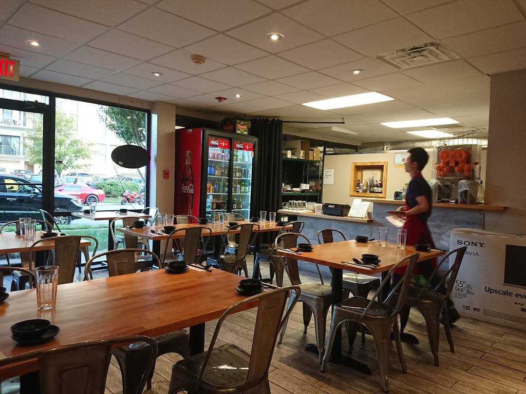 Fahrenheit Asian Hot Soups and Noodles | restaurant | 1313 Dolley Madison Blvd #103, McLean, VA 22101, USA | 7036468968 OR +1 703-646-8968