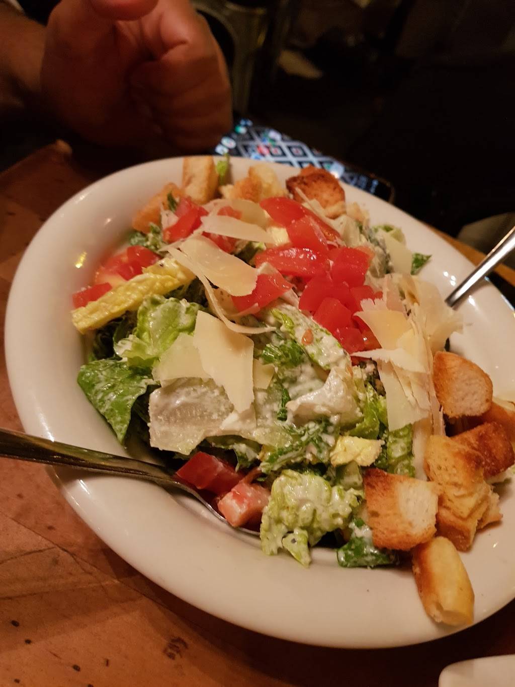 Lou Malnatis Pizzeria | meal delivery | 1120 N State St, Chicago, IL 60610, USA | 3127257777 OR +1 312-725-7777