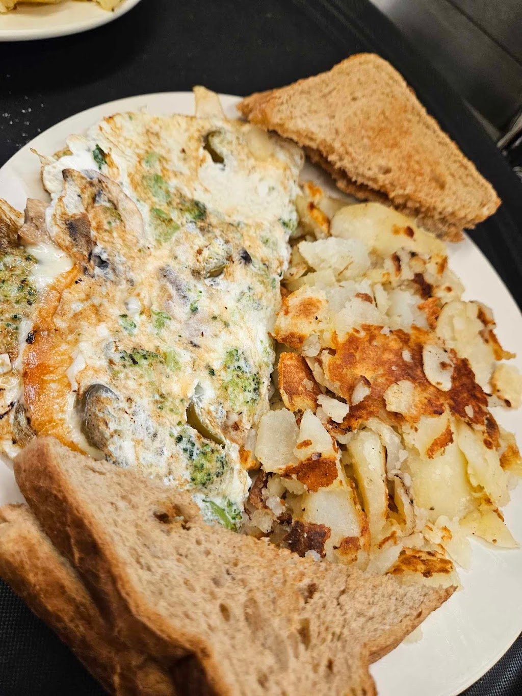 On The Way Café | restaurant | 38555 Dupont Blvd, Selbyville, DE 19975, USA | 3029888778 OR +1 302-988-8778