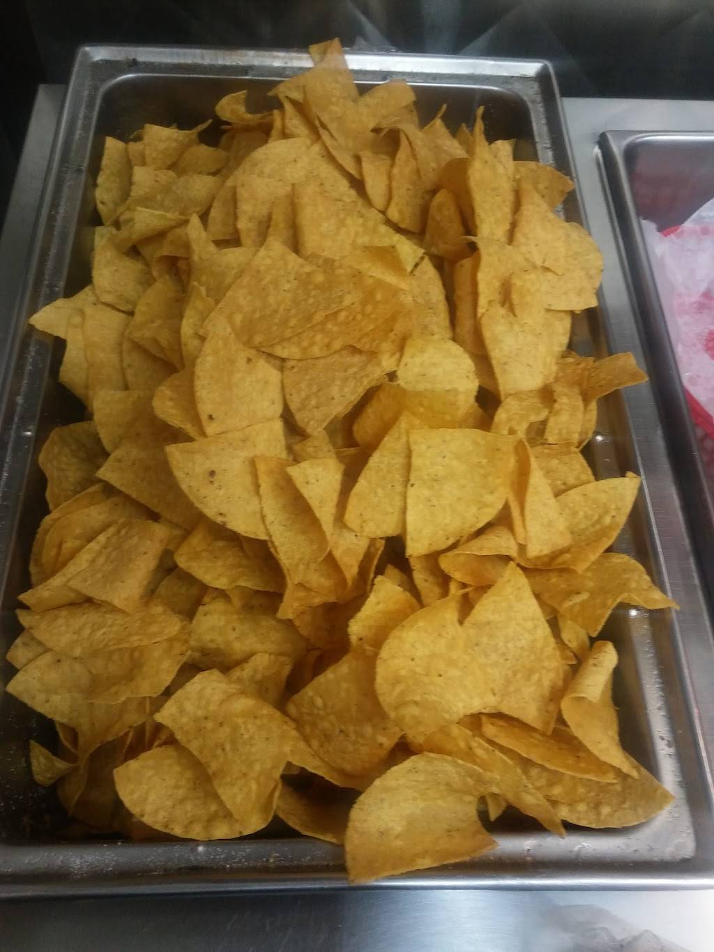 Carnitas La Esquinita | restaurant | 3424 W Irving Park Rd, Chicago, IL 60618, USA | 7732497202 OR +1 773-249-7202