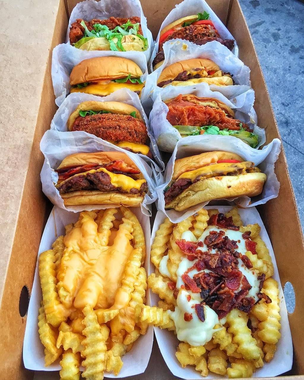 Shake Shack | restaurant | 2400 Fashion Center Blvd, Christiana, DE 19702, USA | 3025977417 OR +1 302-597-7417