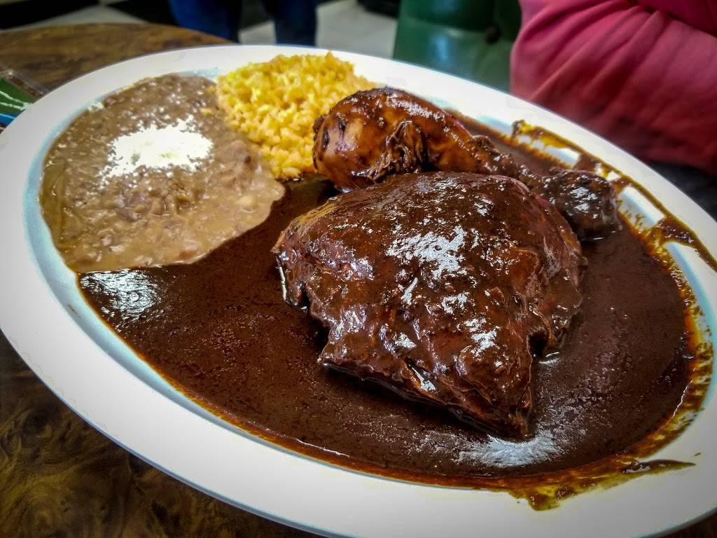 La Placita Restaurant | restaurant | 305 W 6th St, Oxnard, CA 93030, USA | 8052403149 OR +1 805-240-3149