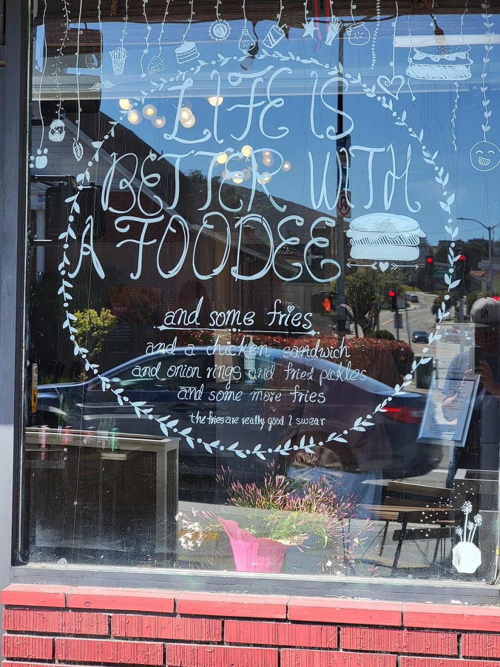 Foodee Burger | restaurant | 408 Dewey Blvd, San Francisco, CA 94116, USA | 4156656888 OR +1 415-665-6888