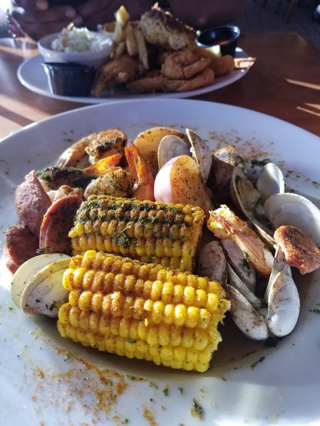 Decoys Seafood | restaurant | 3305 Ferry Rd, Suffolk, VA 23435, USA | 7579771081 OR +1 757-977-1081