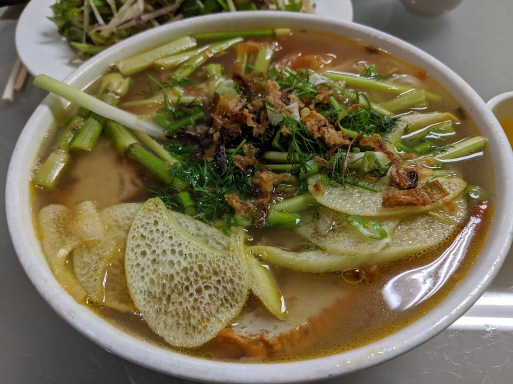 Thuy Restaurant | restaurant | 3-2437 Finch Ave W, North York, ON M9M 2E7, Canada | 4167408808 OR +1 416-740-8808