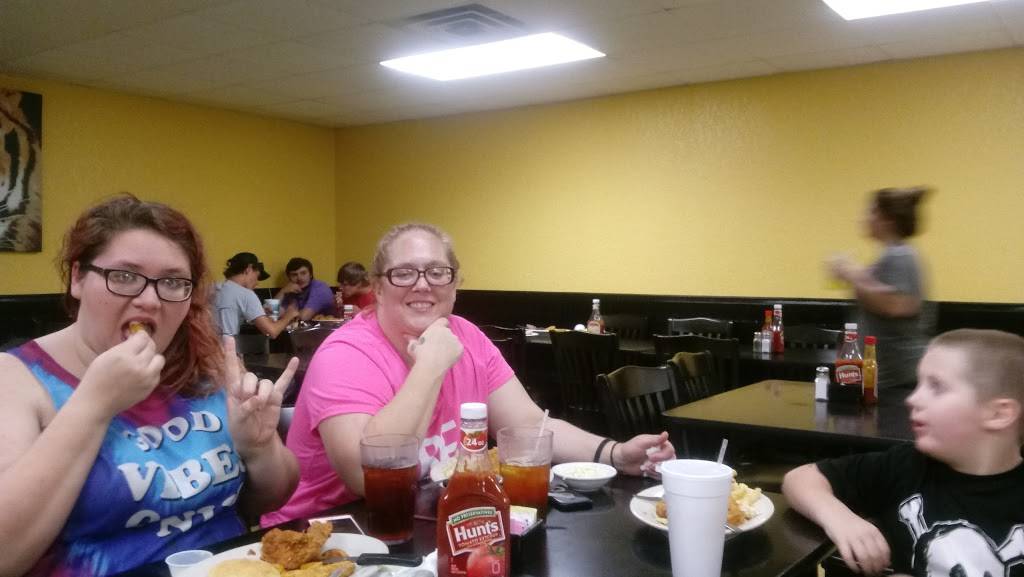 Kilgores Restaurant | restaurant | 2595 Old Nashville Hwy, Smithville, TN 37166, USA | 6152158249 OR +1 615-215-8249