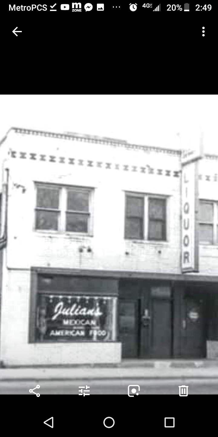 Julians Kitchen | restaurant | 3155 Madison Ave SE, Grand Rapids, MI 49548, USA | 6165513802 OR +1 616-551-3802