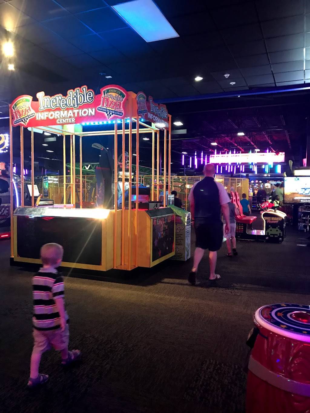 St. Louis Incredible Pizza Company | restaurant | 5254 Lindbergh Blvd, St. Louis, MO 63126, USA | 3142828742 OR +1 314-282-8742