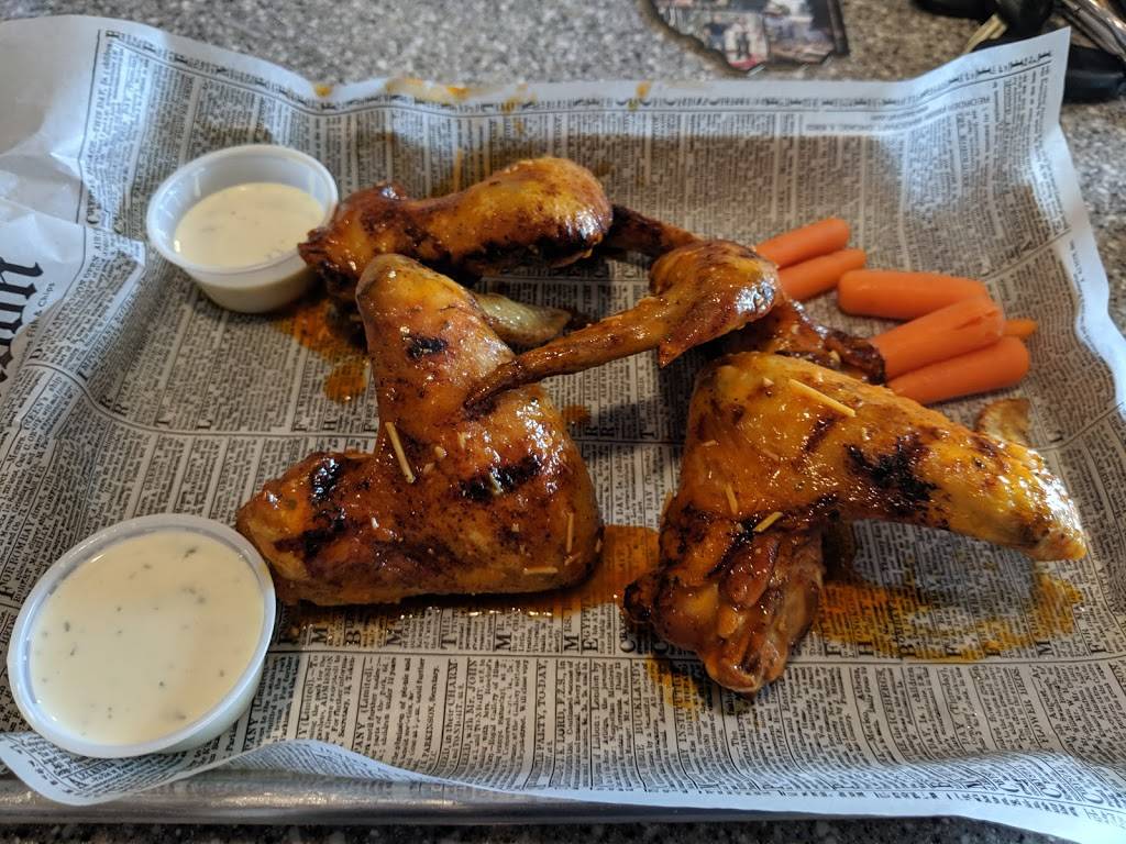 The Bulldog Pub and Grille | restaurant | 108 E Main St, Lagrange, OH 44050, USA | 4403554029 OR +1 440-355-4029