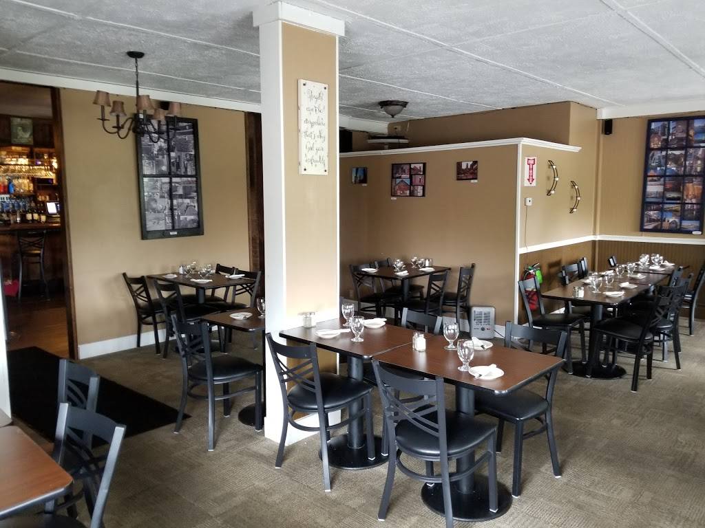 Hilltop Restaurant & Bar | restaurant | 4206 Lake Ave, Lockport, NY 14094, USA | 7164337060 OR +1 716-433-7060