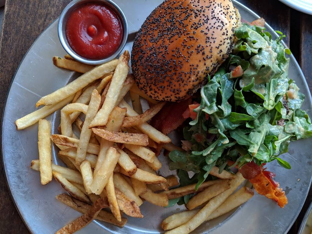 Eureka! | restaurant | 4143 Campus Dr, Irvine, CA 92612, USA | 9495968881 OR +1 949-596-8881