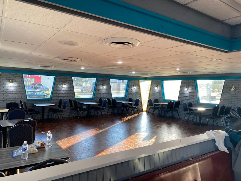 Sharxs Fish & Chicken | restaurant | 3040 Wabash Ave, Terre Haute, IN 47803, USA | 8122370041 OR +1 812-237-0041