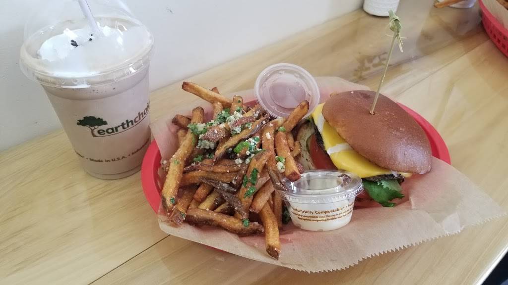 Lake Burger | restaurant | 4404 W Main St, Kalamazoo, MI 49006, USA | 2698882242 OR +1 269-888-2242