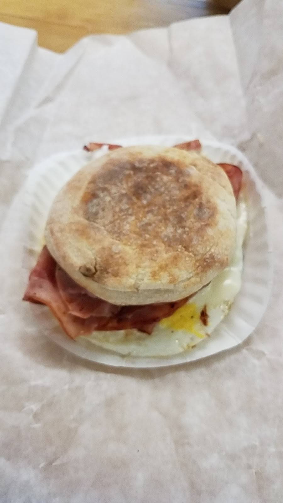 Sandys Variety & Sub Shop | restaurant | 2281 Candia Rd, Manchester, NH 03109, USA | 6036698382 OR +1 603-669-8382