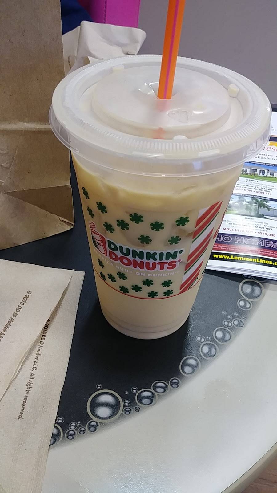 Dunkin | bakery | 825 27th Ave, Vero Beach, FL 32960, USA | 7725647455 OR +1 772-564-7455