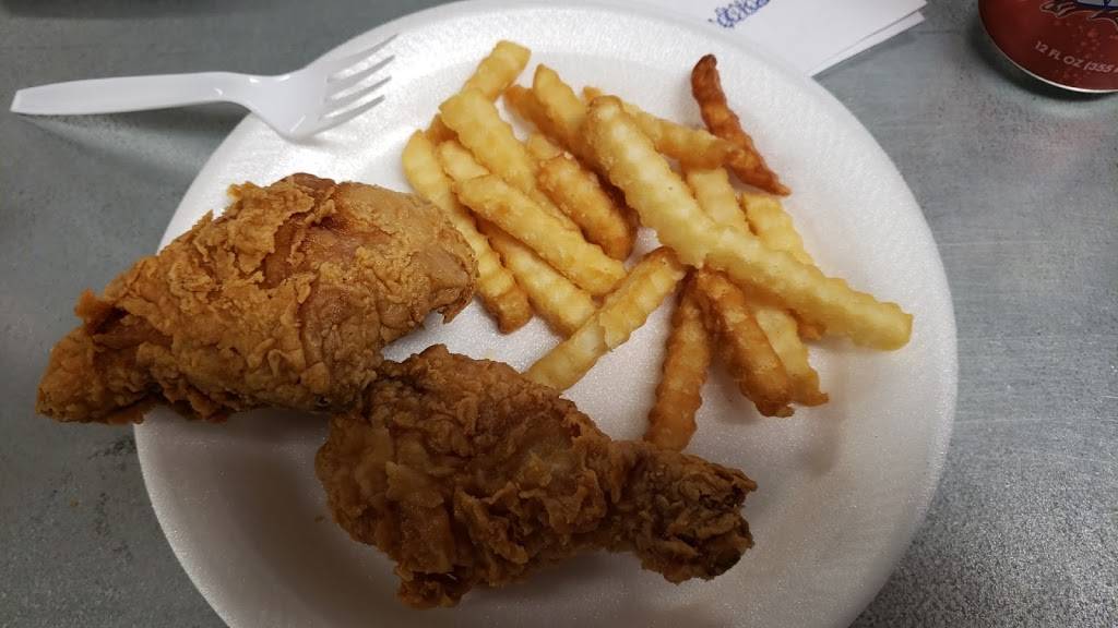 Churchs Chicken | restaurant | 1302 Castroville Rd, San Antonio, TX 78237, USA | 2104336871 OR +1 210-433-6871