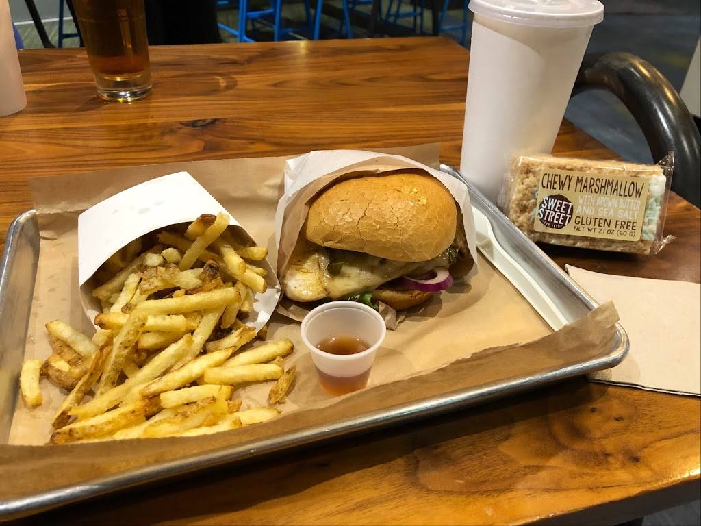 Graze Premium Burgers | restaurant | 5635 E Broadway Blvd, Tucson, AZ 85711, USA | 5203472159 OR +1 520-347-2159