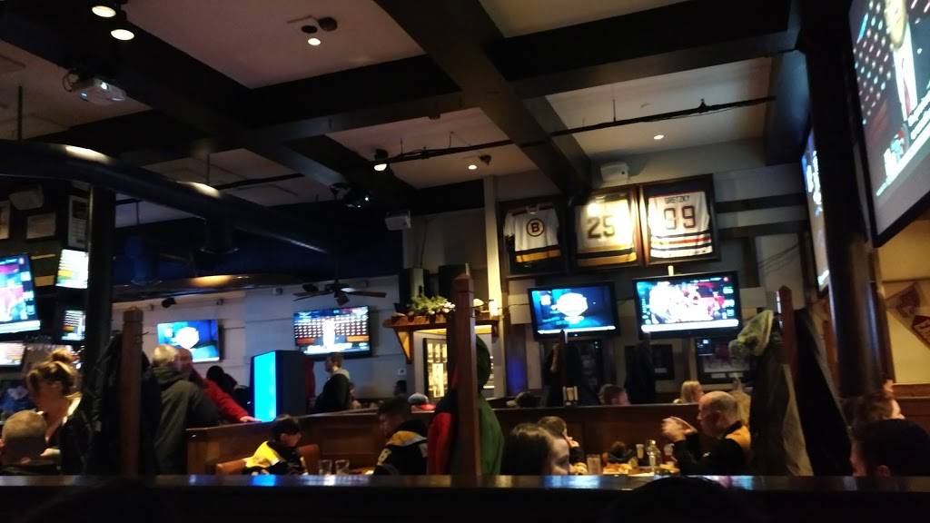 Boston Sports Grille | restaurant | 132 Canal St, Boston, MA 02114, USA | 8572847940 OR +1 857-284-7940