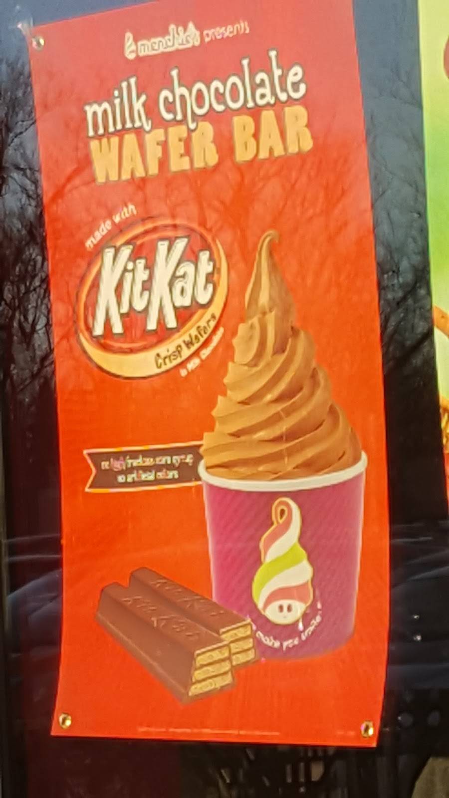 Menchies Frozen Yogurt | bakery | 85 N Hamilton Rd, Gahanna, OH 43230, USA | 6144724044 OR +1 614-472-4044