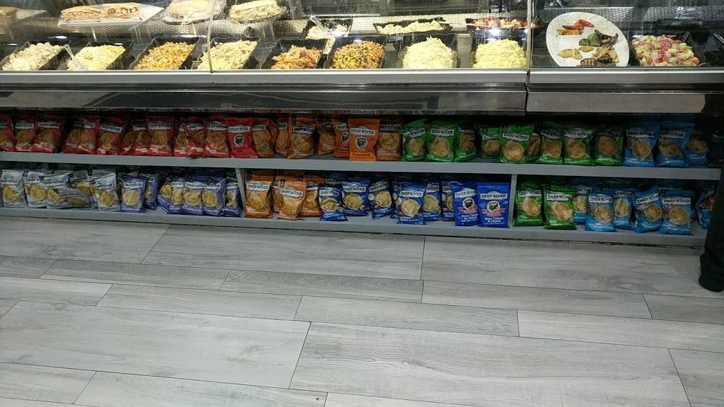 Fresco Pizza & Deli | restaurant | 623 NY-27A, Southampton, NY 11968, USA | 6312831774 OR +1 631-283-1774