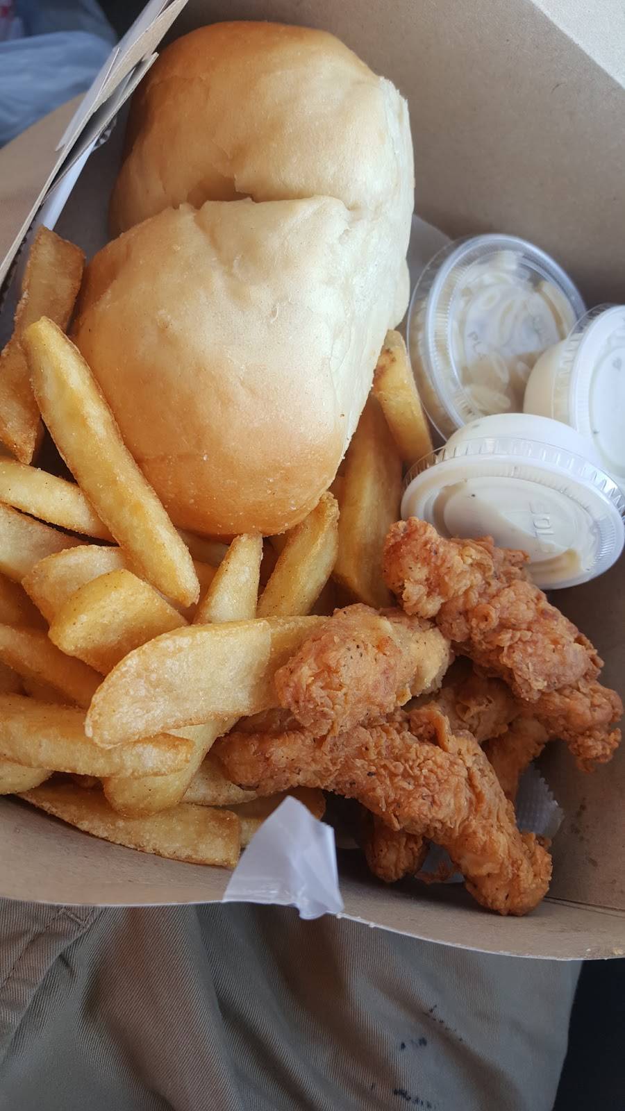 Donahoos Golden Chicken | restaurant | 1074 N Garey Ave, Pomona, CA 91767, USA | 9096223213 OR +1 909-622-3213