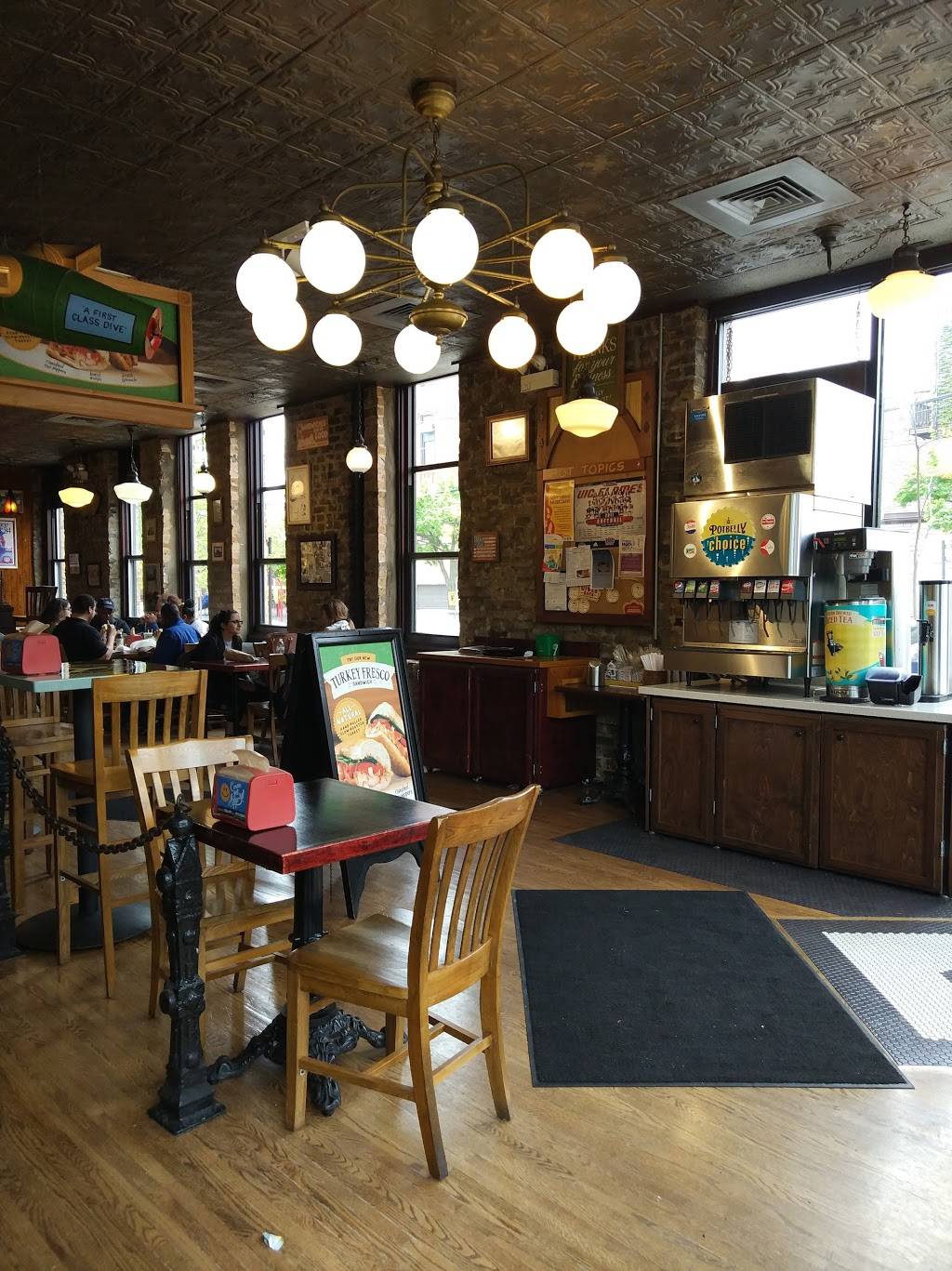 Potbelly Sandwich Shop | restaurant | 1459 W Taylor St, Chicago, IL 60607, USA | 3126339915 OR +1 312-633-9915