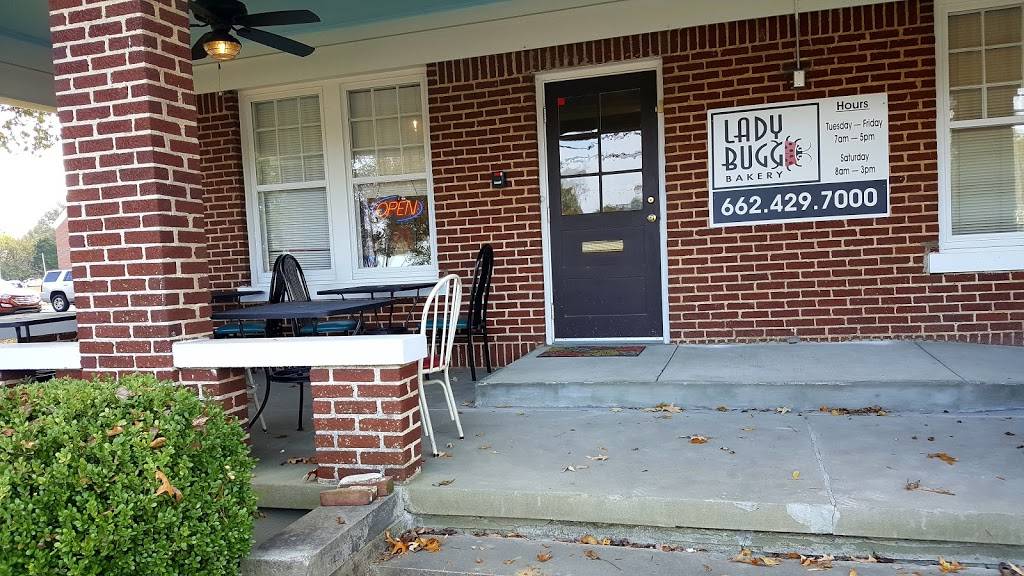 Lady Bugg Bakery | restaurant | 39 W Commerce St, Hernando, MS 38632, USA | 6624497000 OR +1 662-449-7000