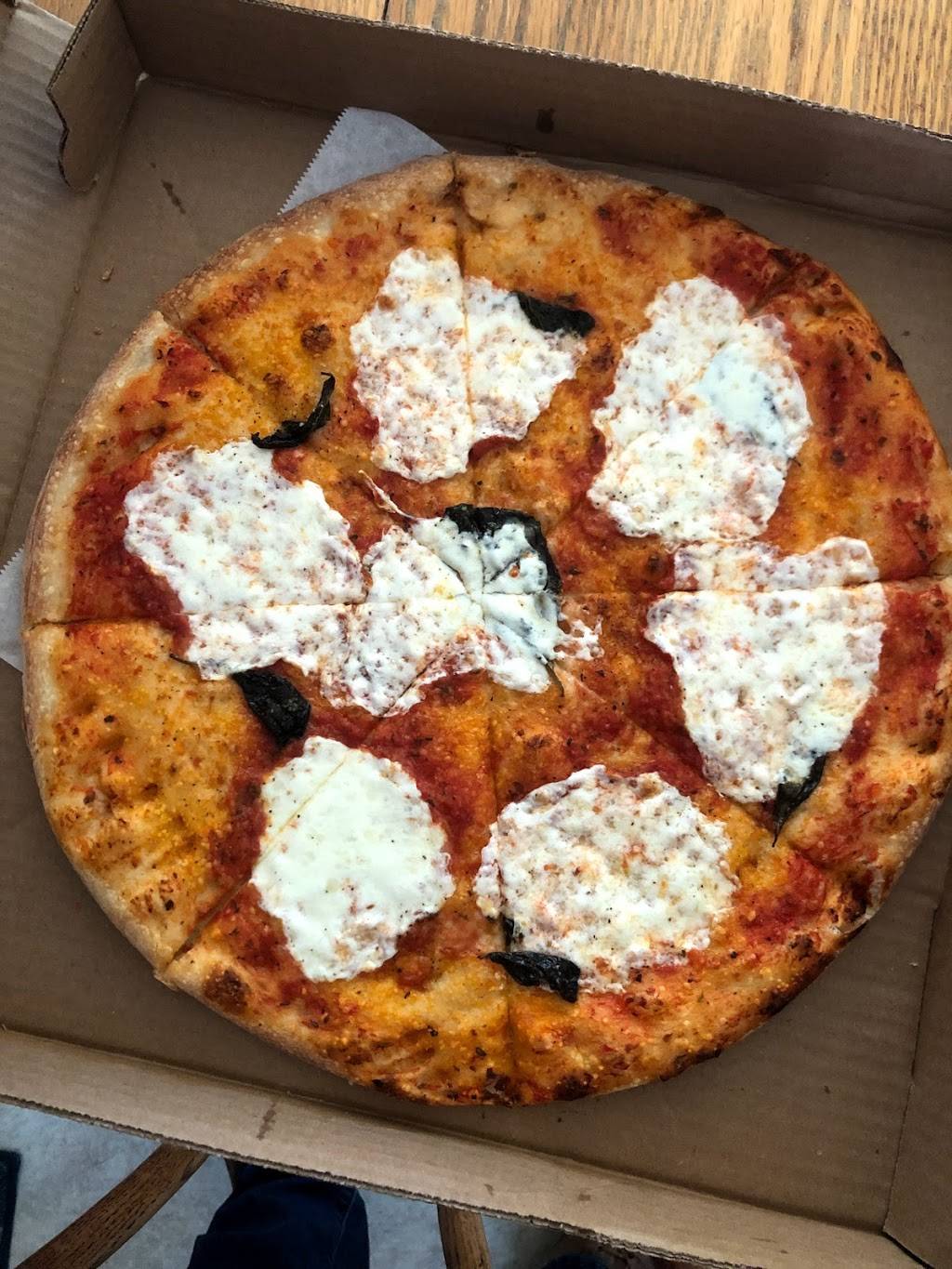 Basils Pizza | restaurant | 248 Wilton Rd, Farmington, ME 04938, USA | 2077789070 OR +1 207-778-9070