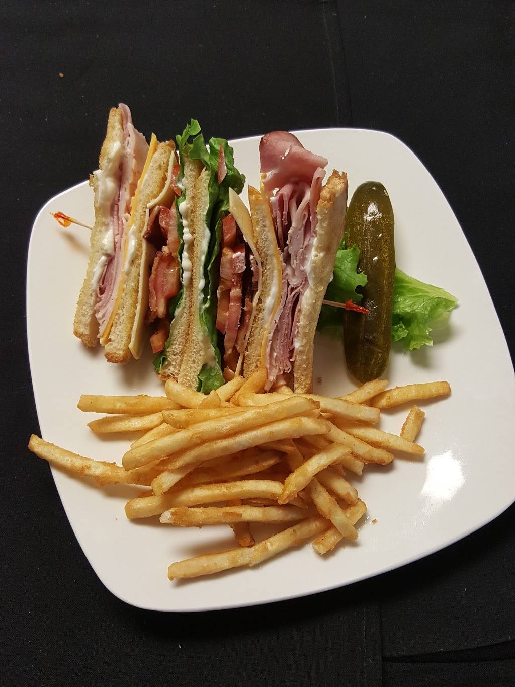 Billie Jeans Lakeside Pub & Grill | restaurant | 801 Babcock Dr, El Reno, OK 73036, USA | 4052623663 OR +1 405-262-3663