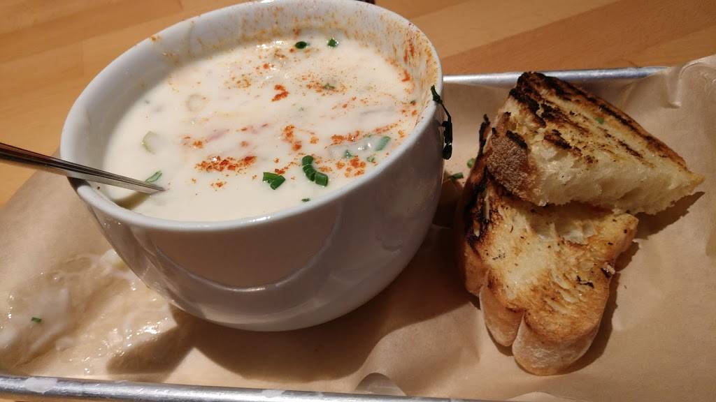 EMC Seafood & Raw Bar | restaurant | 24300 Town Center Dr #110, Valencia, CA 91355, USA | 6612889988 OR +1 661-288-9988