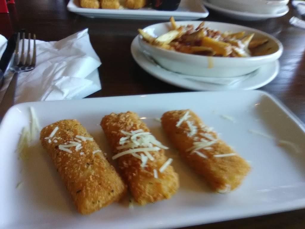 TGI Fridays | restaurant | 829 Merrick Ave, Westbury, NY 11590, USA | 5168328320 OR +1 516-832-8320