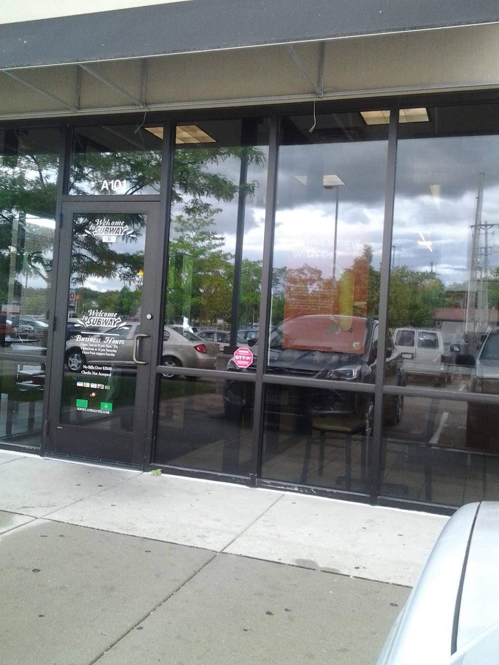 Subway | restaurant | 1320 Maryland Ave E, St Paul, MN 55106, USA | 6517747157 OR +1 651-774-7157